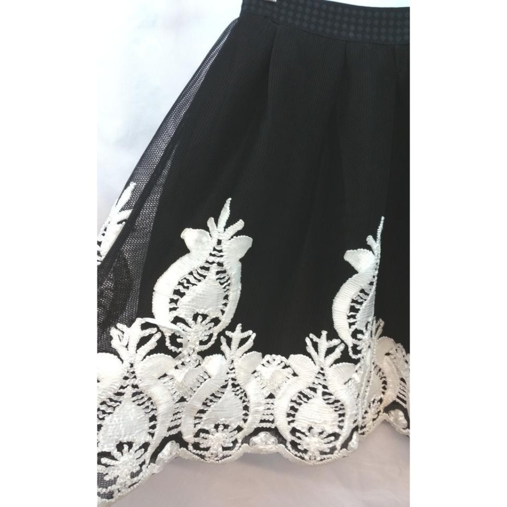 Ina Elastic Waist Soutache White and Black Skirt - Picture 3 of 6